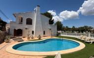 Herverkoop - Villa -
Orihuela - Inland