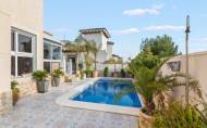 Herverkoop - Villa -
Orihuela Costa - Playa Flamenca