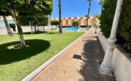 Resale - Bungalow -
Torrevieja - Torreblanca