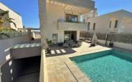 Herverkoop - Villa -
Orihuela Costa - Villamartín
