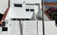 Herverkoop - Herenhuis -
Torrevieja - Los Balcones