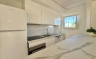 Resale - Apartment -
Torrevieja - Punta Prima