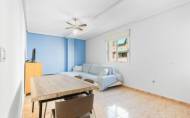 Herverkoop - Apartamento -
Torrevieja - Centro