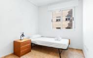 Herverkoop - Apartamento -
Torrevieja - Centro