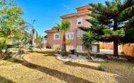 Herverkoop - Villa -
Orihuela - Inland