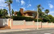 Resale - Villa -
Benidorm