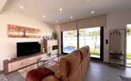 Reventa - Villa -
Villamartin - Costa Blanca