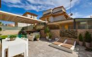 Resale - Villa -
Los Montesinos - La Herrada