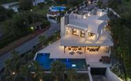 Resale - Villa -
Nueva Andalucía - Costa del Sol