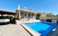 Resale - Villa -
Torrevieja - La Siesta