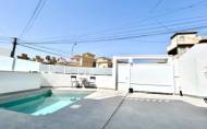 Resale - Villa -
Villamartin - Costa Blanca