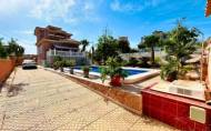 Herverkoop - Villa -
Orihuela - Inland