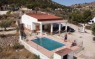 Herverkoop - Country House -
Crevillent - Inland