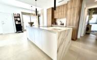 Reventa - Villa -
Las Filipinas - Inland