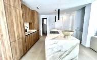 Reventa - Villa -
Las Filipinas - Inland