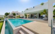 Resale - Villa -
Nueva Andalucía - Costa del Sol