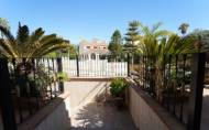 Resale - Villa -
Orihuela Costa - Campoamor