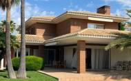 Resale - Villa -
Benidorm