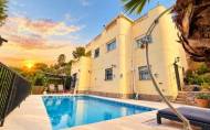 Revente - Villa -
Villamartin - Costa Blanca