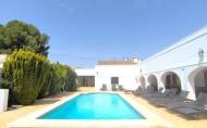 Revente - Villa -
Villena - Inland