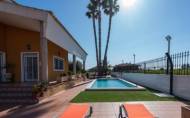 Herverkoop - Villa -
Orihuela - Inland
