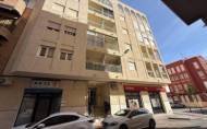 Herverkoop - Apartamento -
Torrevieja - Centro