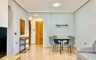 Herverkoop - Apartamento -
Torrevieja - Playa del Cura