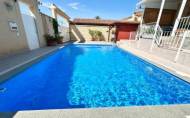 Resale - Villa -
Torrevieja - La Siesta