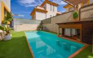 Resale - Villa -
Los Montesinos - La Herrada