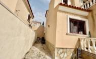 Resale - Villa -
Villamartin - Costa Blanca