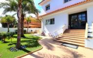 Herverkoop - Villa -
Orihuela Costa - Campoamor