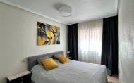 Herverkoop - Apartamento -
Torrevieja - Centro