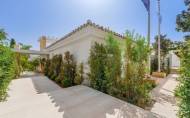 Revente - Villa -
Nueva Andalucía - Costa del Sol
