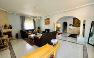 Herverkoop - Villa -
Orihuela - Inland