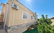 Resale - Villa -
Torrevieja - La Siesta