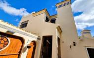 Herverkoop - Villa -
Villamartin - Costa Blanca