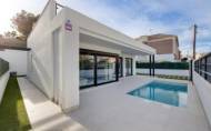 Herverkoop - Villa -
Pinar de Campoverde - Inland