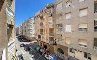 Herverkoop - Apartamento -
Torrevieja - Centro