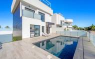 Resale - Villa -
Los Alcazares