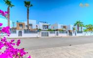 Resale - Villa -
Orihuela Costa - Villamartín
