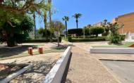 Resale - Bungalow -
Torrevieja - Torreblanca