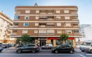 Herverkoop - Apartamento -
Torrevieja - Centro