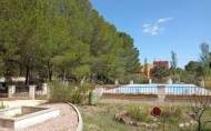 Reventa - Villa -
Yecla - Inland