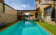 Resale - Villa -
Los Montesinos - La Herrada