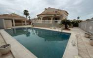 Herverkoop - Villa -
Playa Flamenca - Costa Blanca