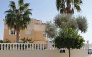 Herverkoop - Villa -
Torrevieja - La Siesta - El Salado - Torreta