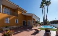 Herverkoop - Villa -
Orihuela - Inland