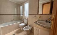 Herverkoop - Apartamento -
Torrevieja - Centro
