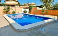 Herverkoop - Villa -
Orihuela - Inland