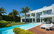 Herverkoop - Villa -
Marbella - East Marbella